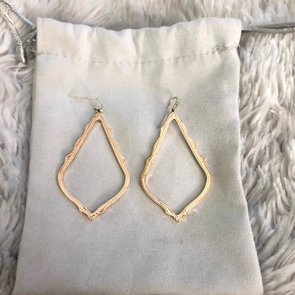 Kendra Scott Sophee drop earrings in gold